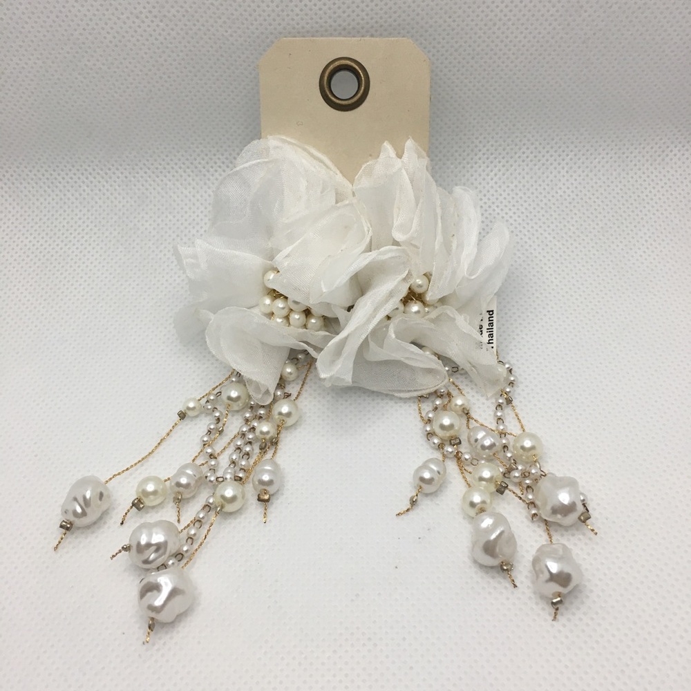 Anthropologie Earrings White Chiffon Floral Pearl Gold Strands Bridal Romantic